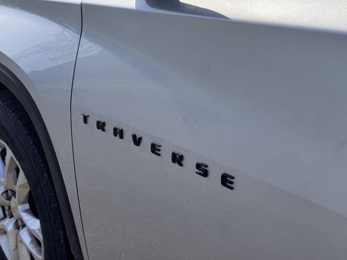 Used 2020 Chevrolet Traverse LT image 5