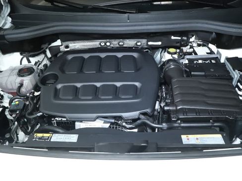 Certified 2026 Volkswagen Tiguan SE R-Line FWD image 37