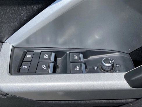 Used 2022 Audi Q3 2.0T Premium image 12