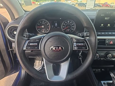 Used 2020 Kia Forte LXS FWD image 13