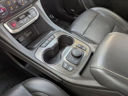 Used 2023 GMC Acadia SLT image 12
