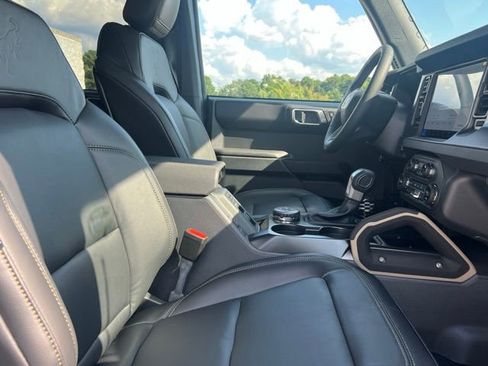 New 2025 Ford Bronco Badlands image 6