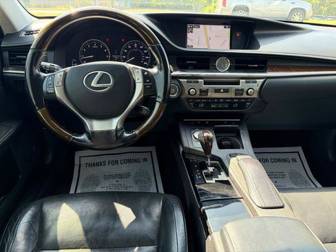 Used 2015 Lexus ES 350 w/ Luxury Package FWD image 9
