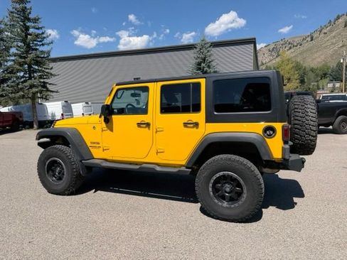 Used 2015 Jeep Wrangler Unlimited Sport w/ Quick Order Package 24S AWD/4WD image 14