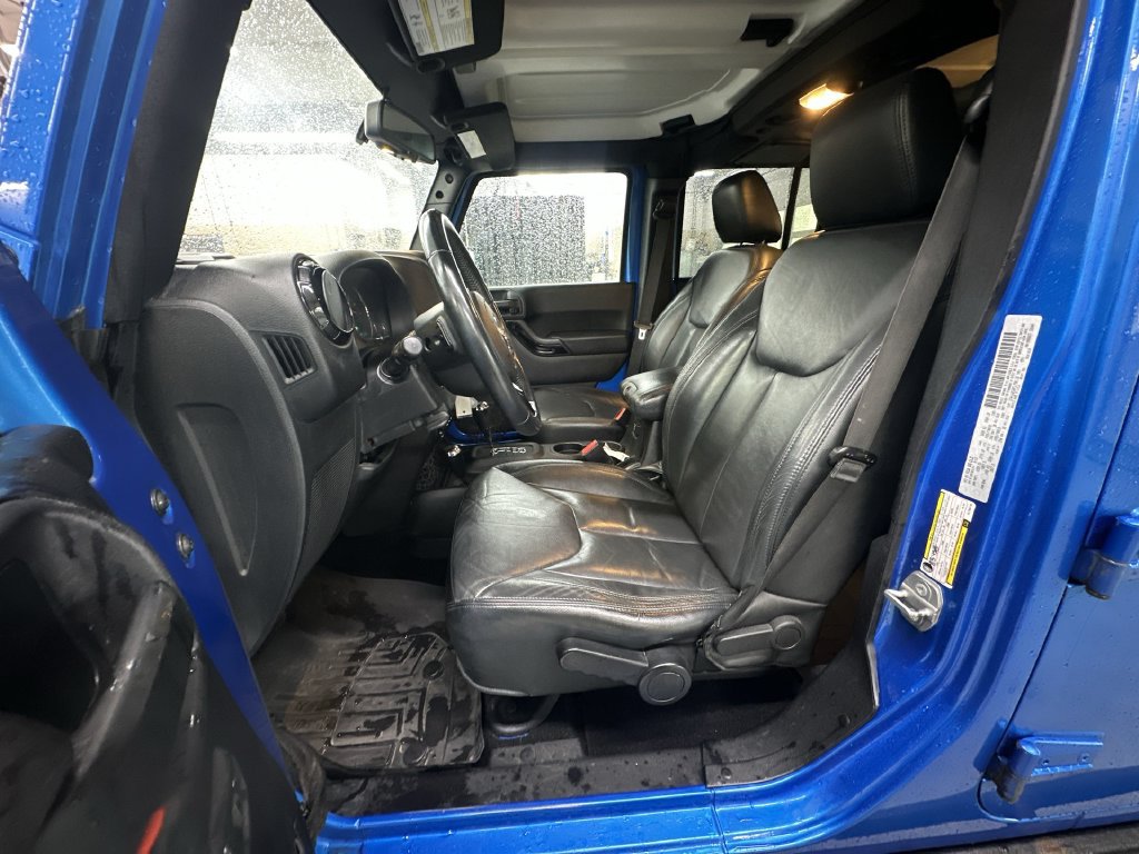 Used 2015 Jeep Wrangler Unlimited Sahara AWD/4WD image 19