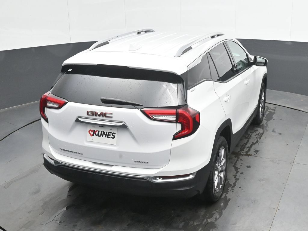 Used 2024 GMC Terrain SLT AWD/4WD image 29