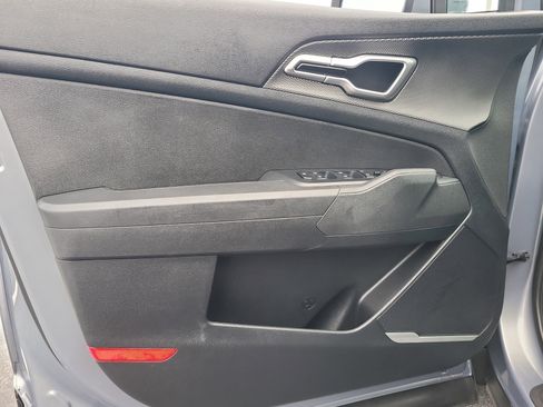 Used 2025 Kia Sportage LX AWD/4WD image 15