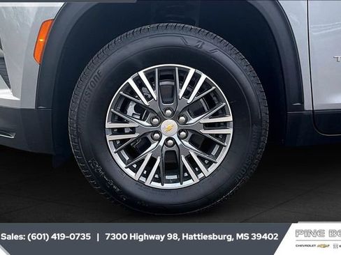 New 2026 Chevrolet Traverse LT w/ Driver Confidence Package image 7