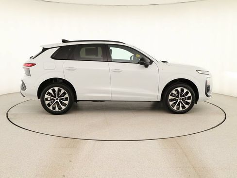 New 2026 Audi Q3 quattro 2.0T AWD/4WD image 7