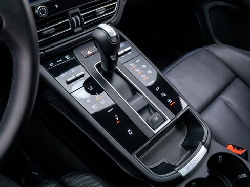 Certified 2023 Porsche Macan S AWD/4WD image 13