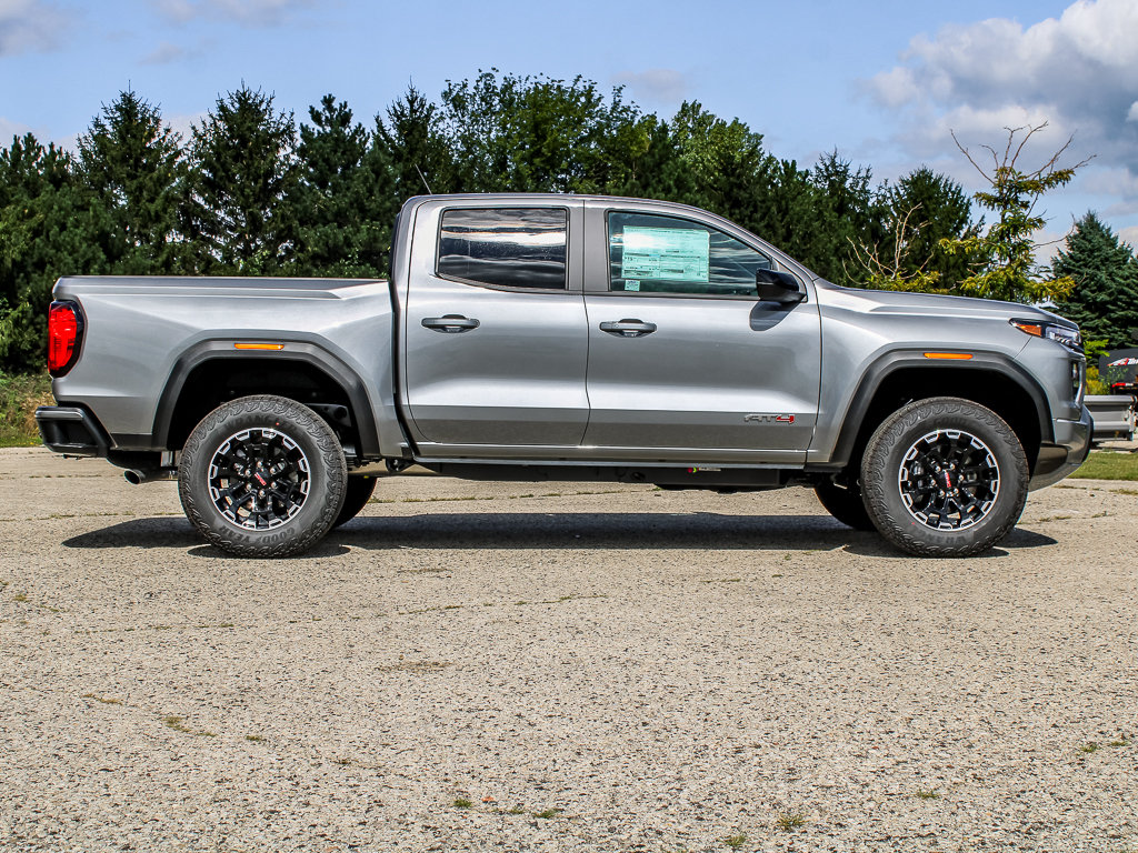 New 2026 GMC Canyon AT4 w/ AT4 Premium Package AWD/4WD image 2