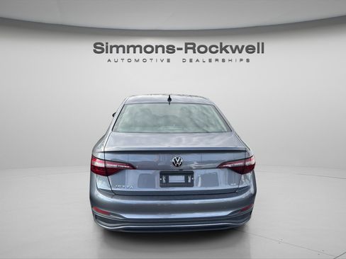 Used 2024 Volkswagen Jetta SE FWD image 6