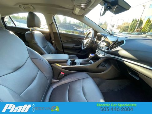 Used 2017 Chevrolet Volt Premier w/ Driver Confidence II Package image 48