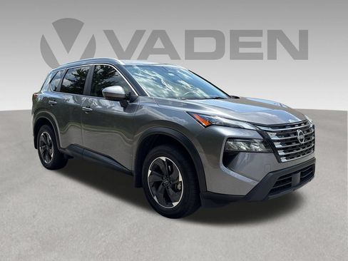 Used 2024 Nissan Rogue SV w/ SV Premium Package FWD image 33