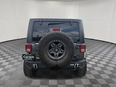 Used 2016 Jeep Wrangler Unlimited Sahara w/ Connectivity Group AWD/4WD image 5