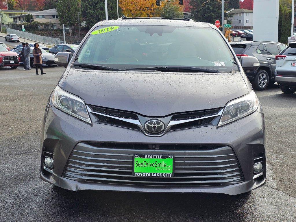 Used 2019 Toyota Sienna Limited Premium AWD/4WD image 2