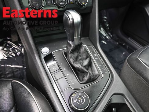 Used 2019 Volkswagen Tiguan SEL Premium AWD/4WD image 13