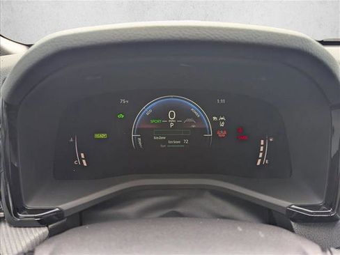 Used 2025 Toyota Camry SE image 11