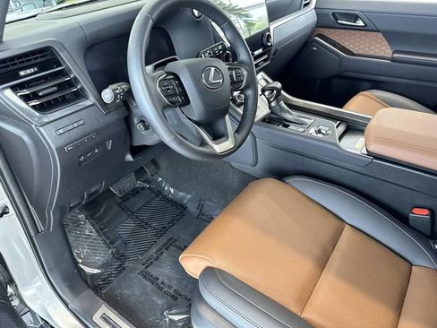 Certified 2025 Lexus GX 550 w/ Accessory Package (Z1) AWD/4WD image 20