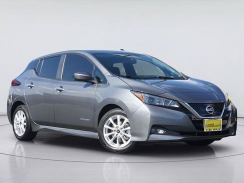 Used 2018 Nissan Leaf SV FWD image 2