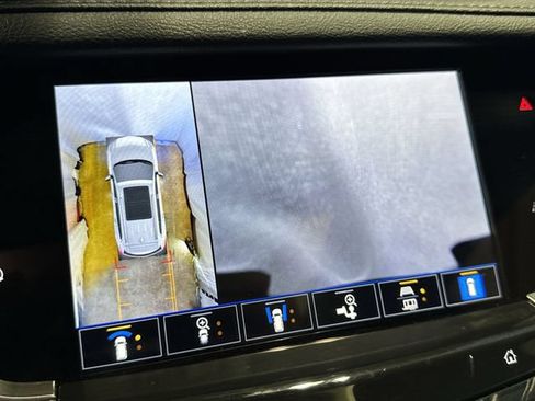 Certified 2024 Cadillac XT6 Premium Luxury w/ Technology Package AWD/4WD image 23