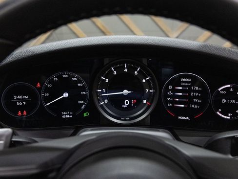 Used 2024 Porsche 911 Carrera image 39