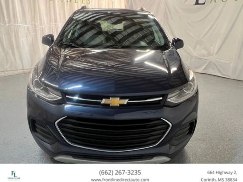 Used 2019 Chevrolet Trax LT w/ LT Convenience Package image 2