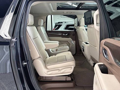 Used 2023 GMC Yukon XL Denali w/ Advanced Technology Package AWD/4WD image 14