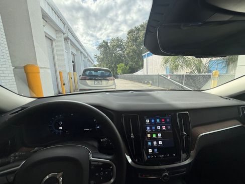 Used 2025 Volvo V60 B5 Cross Country Plus image 33