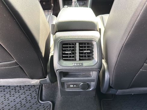 Used 2022 Volkswagen Tiguan SE R-Line image 23