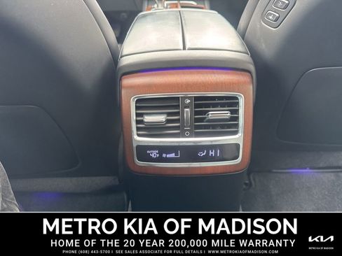 Used 2020 Kia K900 Luxury w/ VIP Package AWD/4WD image 29