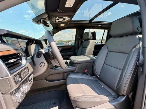 Used 2026 GMC Yukon XL Denali w/ Denali Reserve Package AWD/4WD image 37