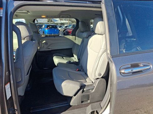 Certified 2024 Toyota Sienna XLE image 13