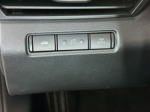 Used 2025 Nissan Altima 2.5 SV image 16