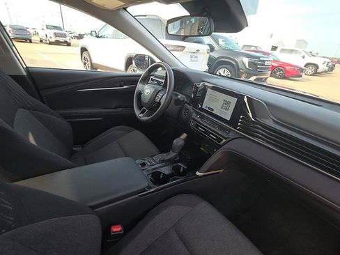 Used 2025 Toyota Camry LE FWD image 18