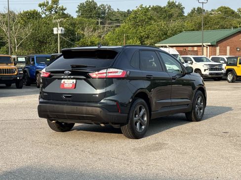Used 2024 Ford Edge SEL w/ Sport Appearance Package AWD/4WD image 5