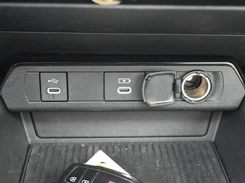 Certified 2024 Toyota Prius XLE image 19