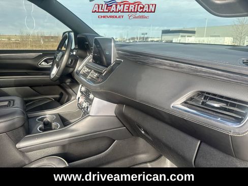 Used 2023 GMC Yukon XL SLT w/ SLT Luxury Package image 30