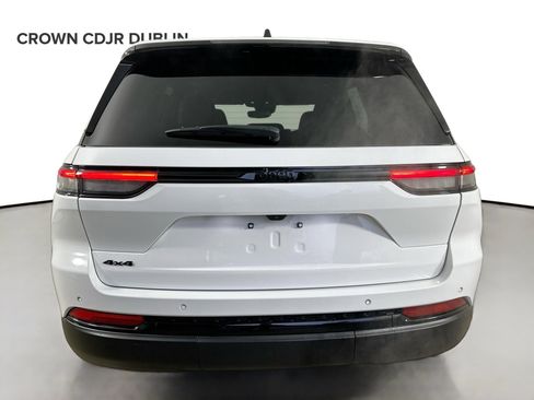Certified 2023 Jeep Grand Cherokee Altitude AWD/4WD image 7