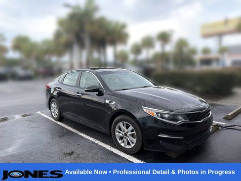 Used 2017 Kia Optima LX FWD image 1