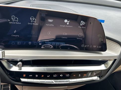 New 2026 Cadillac Lyriq Signature Sport w/ Nappa Leather Package AWD/4WD image 24