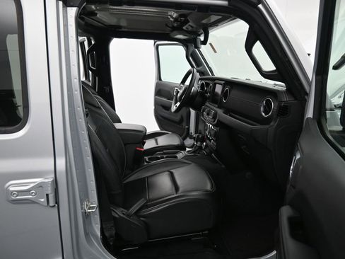 Used 2023 Jeep Wrangler Unlimited Sahara image 12