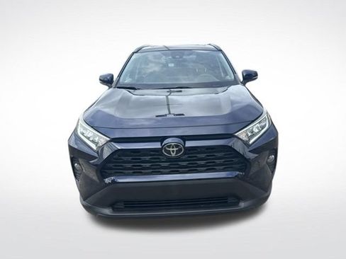 Used 2019 Toyota RAV4 XLE FWD image 3