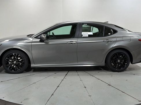 New 2026 Toyota Camry SE image 8