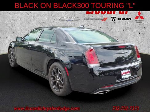 Used 2022 Chrysler 300 Touring L w/ Popular Equipment Group AWD/4WD image 3