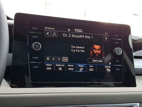 Used 2025 Volkswagen Taos SEL image 19