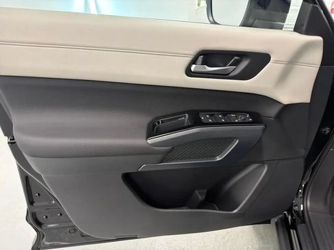 New 2026 Nissan Pathfinder SL FWD image 13