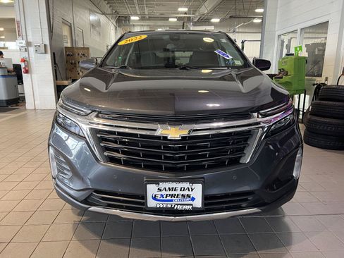 Used 2022 Chevrolet Equinox LT FWD image 2