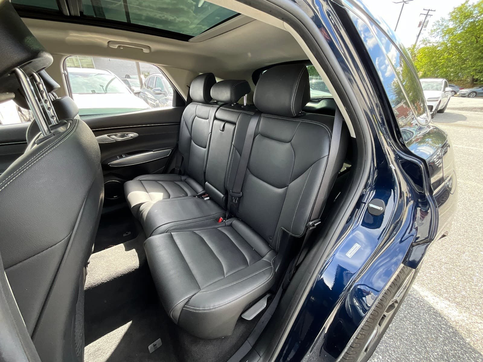 Used 2022 Genesis GV70 2.5T w/ Select Package AWD/4WD image 17