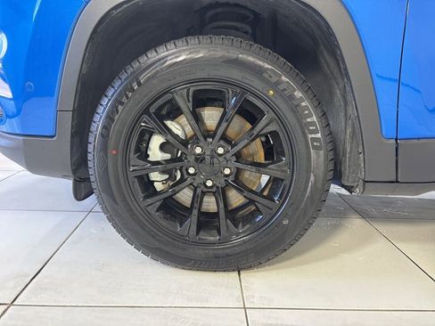 Used 2023 Jeep Cherokee Altitude Lux image 9